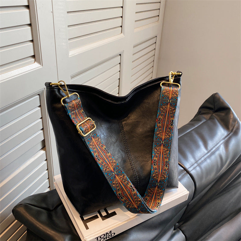 Sac à Bandoulière en Cuir Vintage à l’Élégance Intemporelle pour Femme